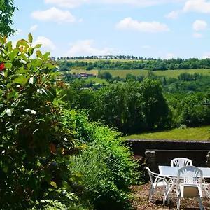 Hébergement de vacances Les Volets Bleus Du Segur, Le Segur